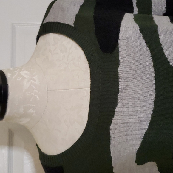 ATTITUDES Camo swing tunic sweater - Picture 2 of 5